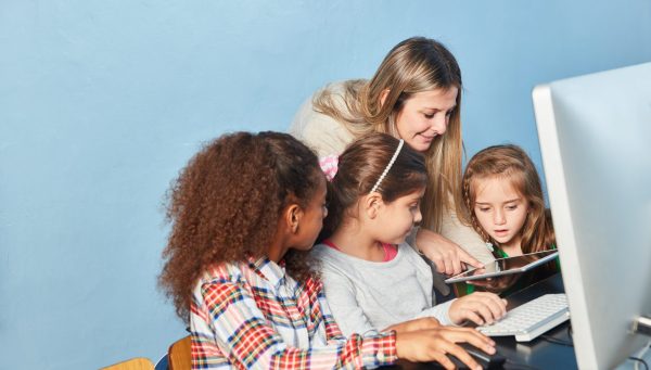 Schulbegleitender Kurs – 10-Finger-Tastschreiben – Grundkurs